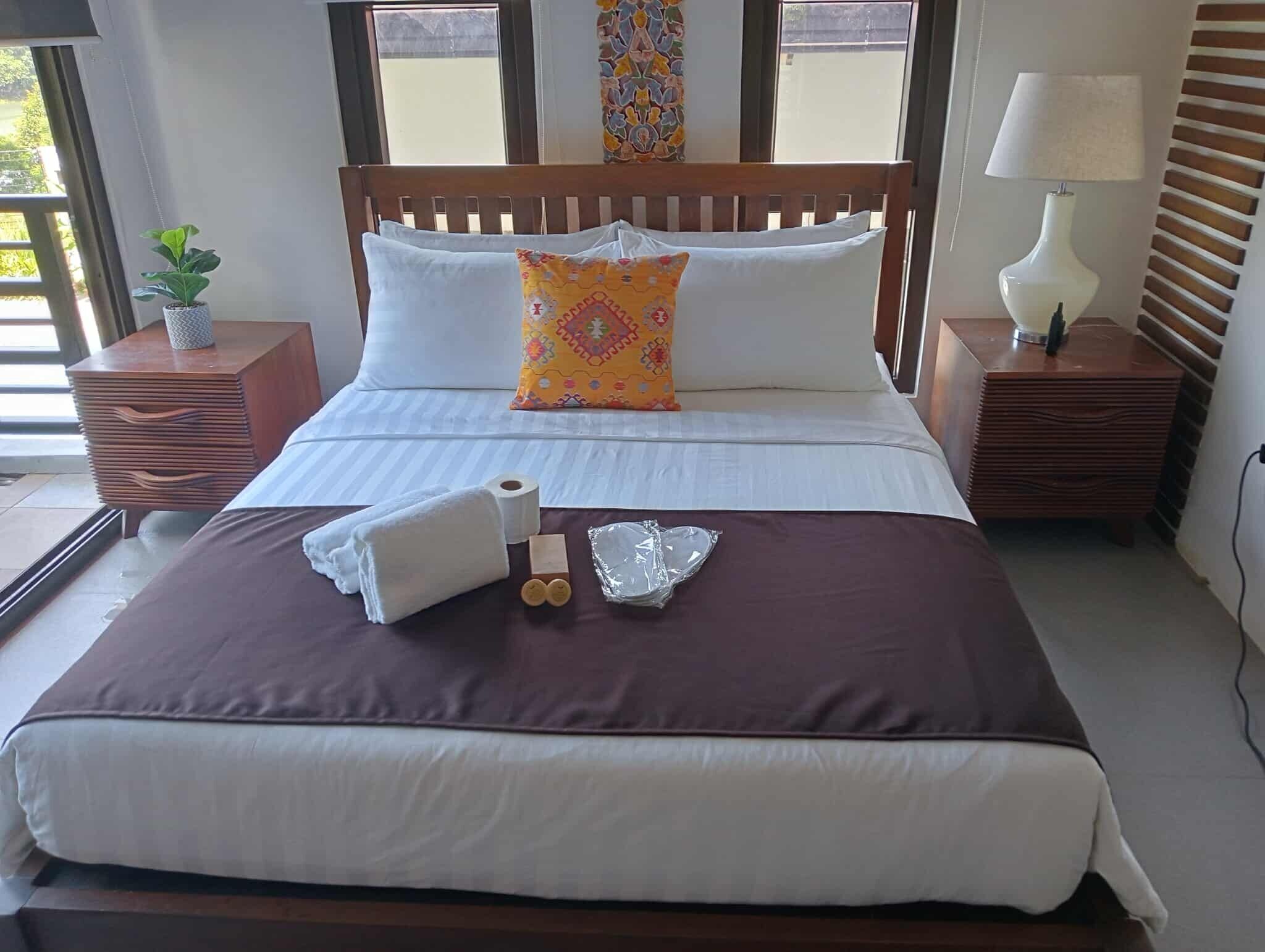 デラックス ルーム | 高級寝具、テンピュール、ミニバー、客室ごとに異なる装飾