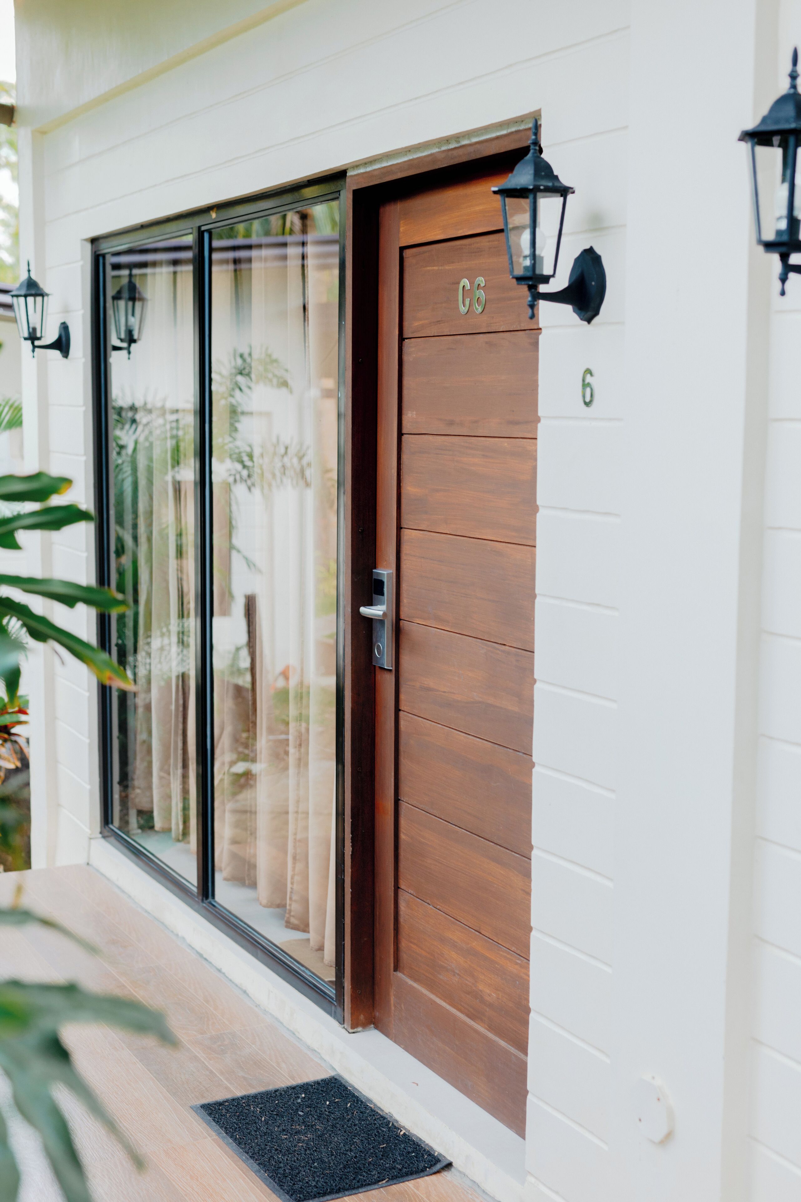 Deluxe Room, Mountain View | Premium bedding, Tempur-Pedic beds, minibar, individually decorated