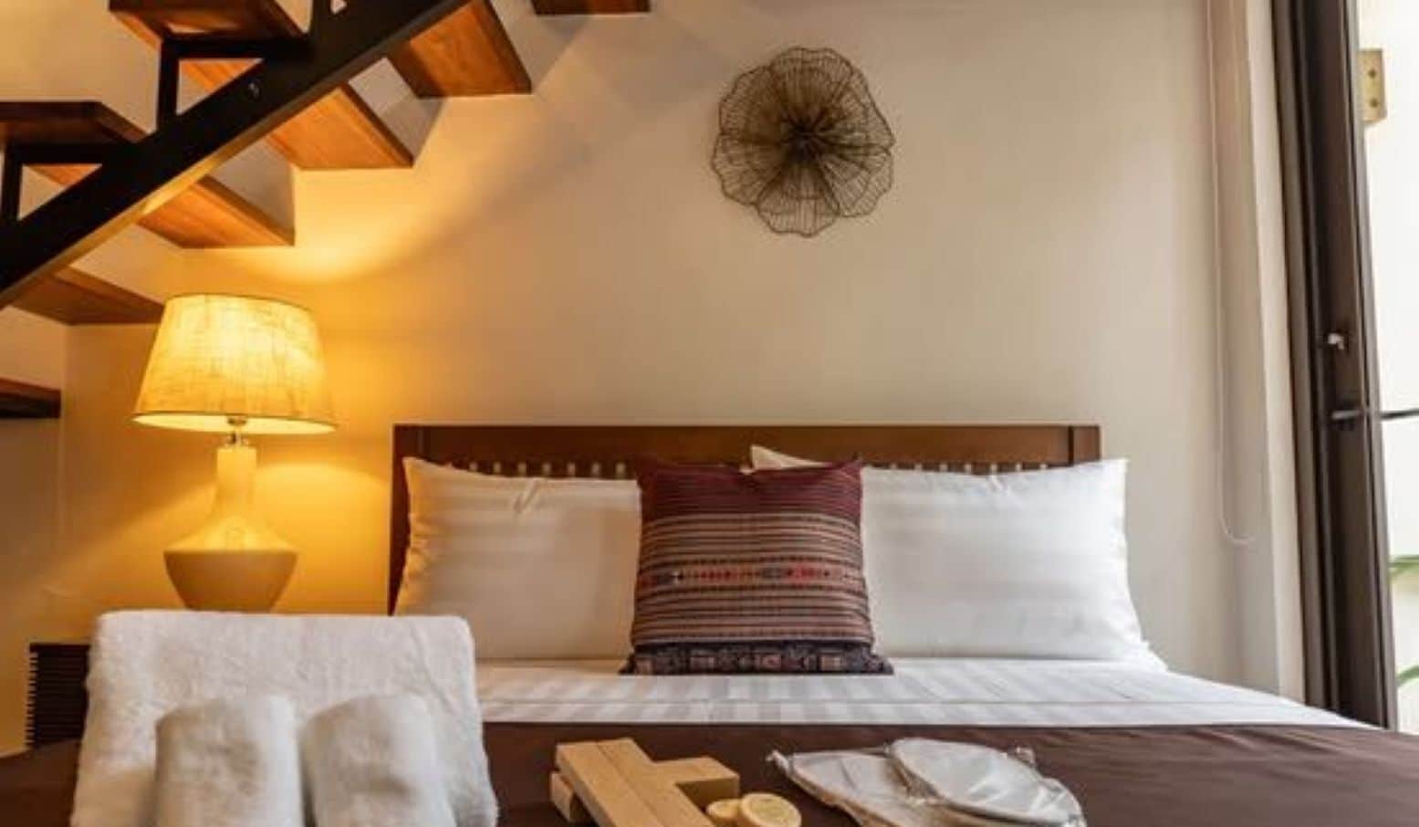 デラックス  トリプルルーム | 高級寝具、テンピュール、ミニバー、客室ごとに異なる装飾