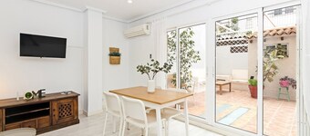 GuestReady - Spacious flat in Valencia Centre