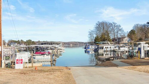 Firepit - Enjoy Lake Norman - Bring your Boat