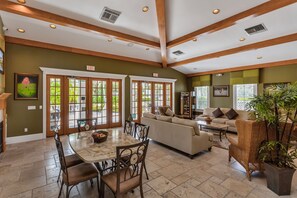 Interior - Family-friendly lakefront condo with pool, hot tub, and golf (Naples)