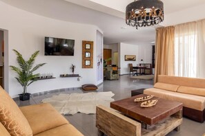 3 bedrooms - White Cycladic House With Jacuzzi (Hersonissos)