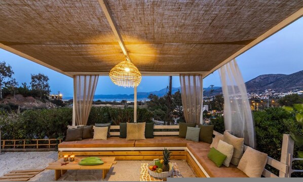 3 bedrooms - White Cycladic House With Jacuzzi (Hersonissos)