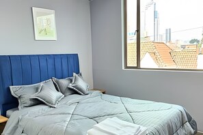 1 habitación, tabla de planchar con plancha, wifi y ropa de cama