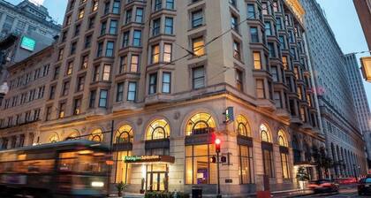 Walking distance to Superbowl! 1-BR resort w/ pool & fitness room, downtown N.O