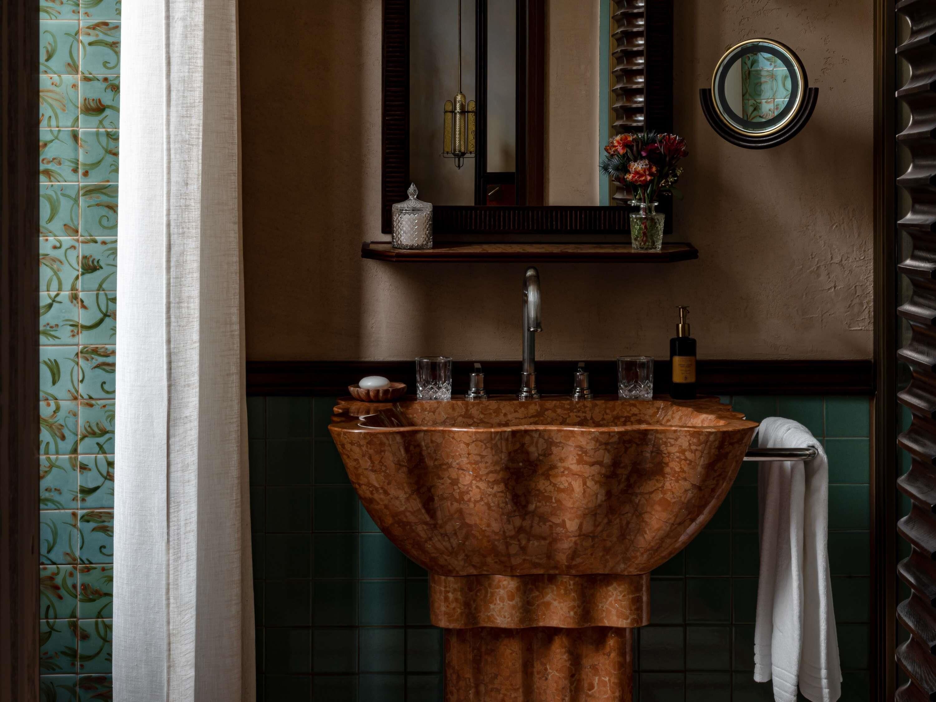 Superior Room, 1 King Bed | Minibar, in-room safe, soundproofing, iron/ironing board