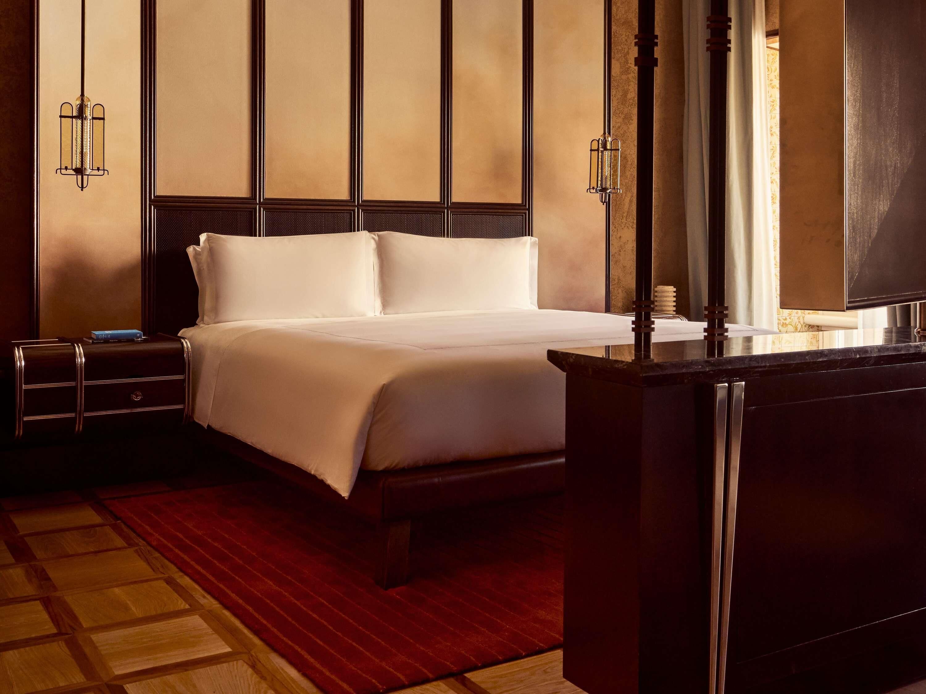 Junior Suite with Minerva Square View, 1 King bed | Minibar, in-room safe, soundproofing, iron/ironing board