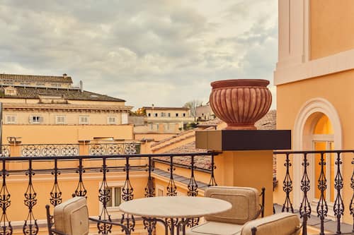 Suite with Terrace, 1 King bed | Minibar, in-room safe, soundproofing, iron/ironing board