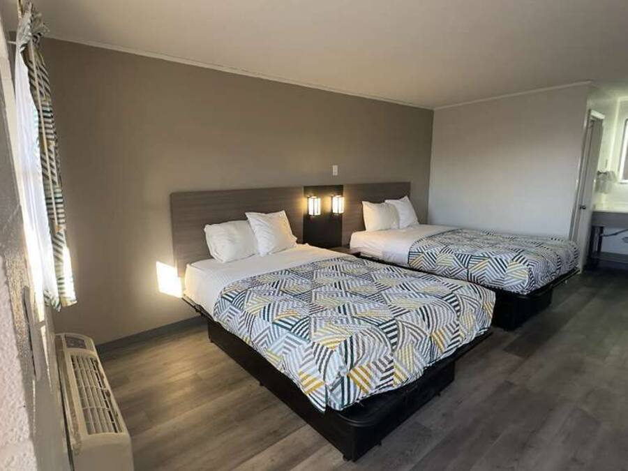 Basic Double Room | Free WiFi