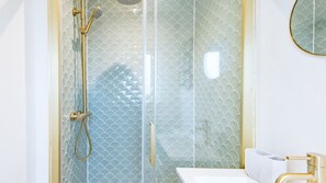 Douche, séchoir à cheveux
