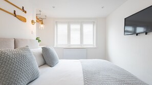 4 bedrooms, desk, iron/ironing board, WiFi - Seascape, Whitstable (Whitstable)