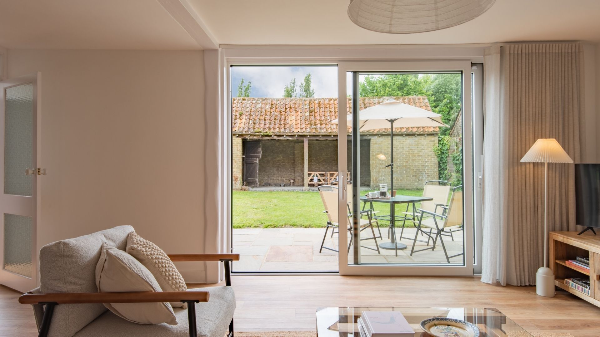 智能电视、壁炉