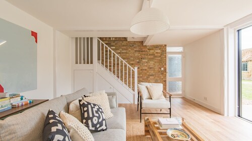 Poplar Farmhouse & Barn