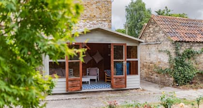 Poplar Farmhouse & Barn