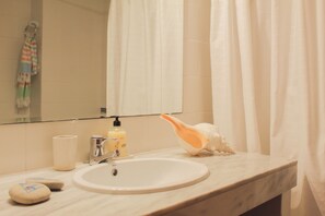 Bidet, towels - - BayAltea (Altea)