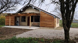 Exterior - Gîte Chez Marcel, petite maison en pleine campagne vue sur les chevaux ! (Échenans-sous-Mont-Vaudois)