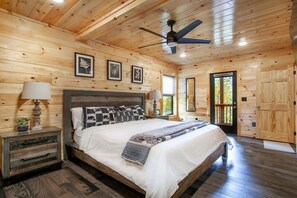 4 bedrooms, iron/ironing board, free WiFi, bed sheets