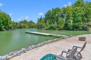Terrace/patio - Lake Lovers Meet Canoe Cove (Sevierville)