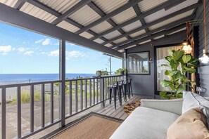 Property grounds - Remodeled Kona Home w/Panoramic Ocean Views & Vibrant Sunsets (Kailua-Kona)