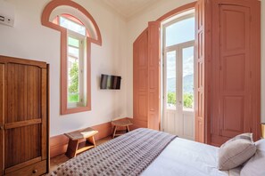 Villa | 4 bedrooms, iron/ironing board, free WiFi - Feel Discovery Villa Aura Douro Valley (Resende)