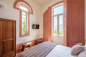 Villa | 4 bedrooms, iron/ironing board, free WiFi