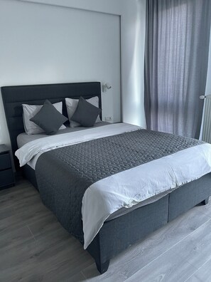 6 chambres, fer et planche à repasser, Wi-Fi