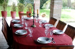 Outdoor dining