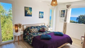 3 bedrooms, desk, iron/ironing board, WiFi