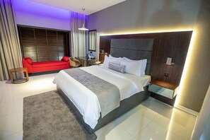 Junior Room, Balcony, City View