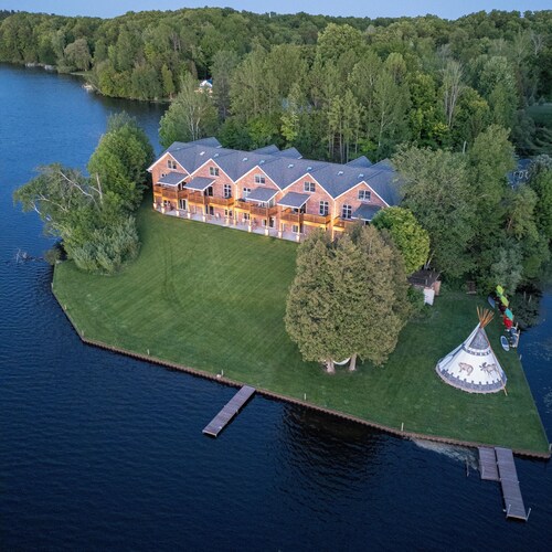 #5 Lake Front Condo - Hamlin Lake, Ludington, MI - 10 Guests