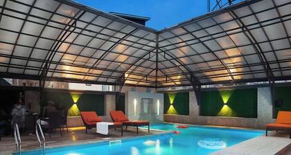 Phoenix Imperial Hotel and Apartment