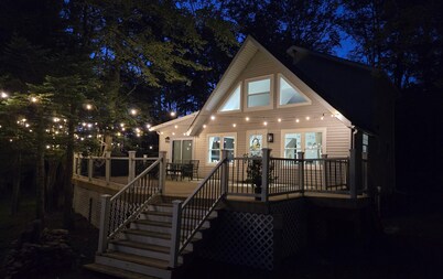 NEW! Lakeside Bliss - Lakefront Modern Home - PET FRIENDLY