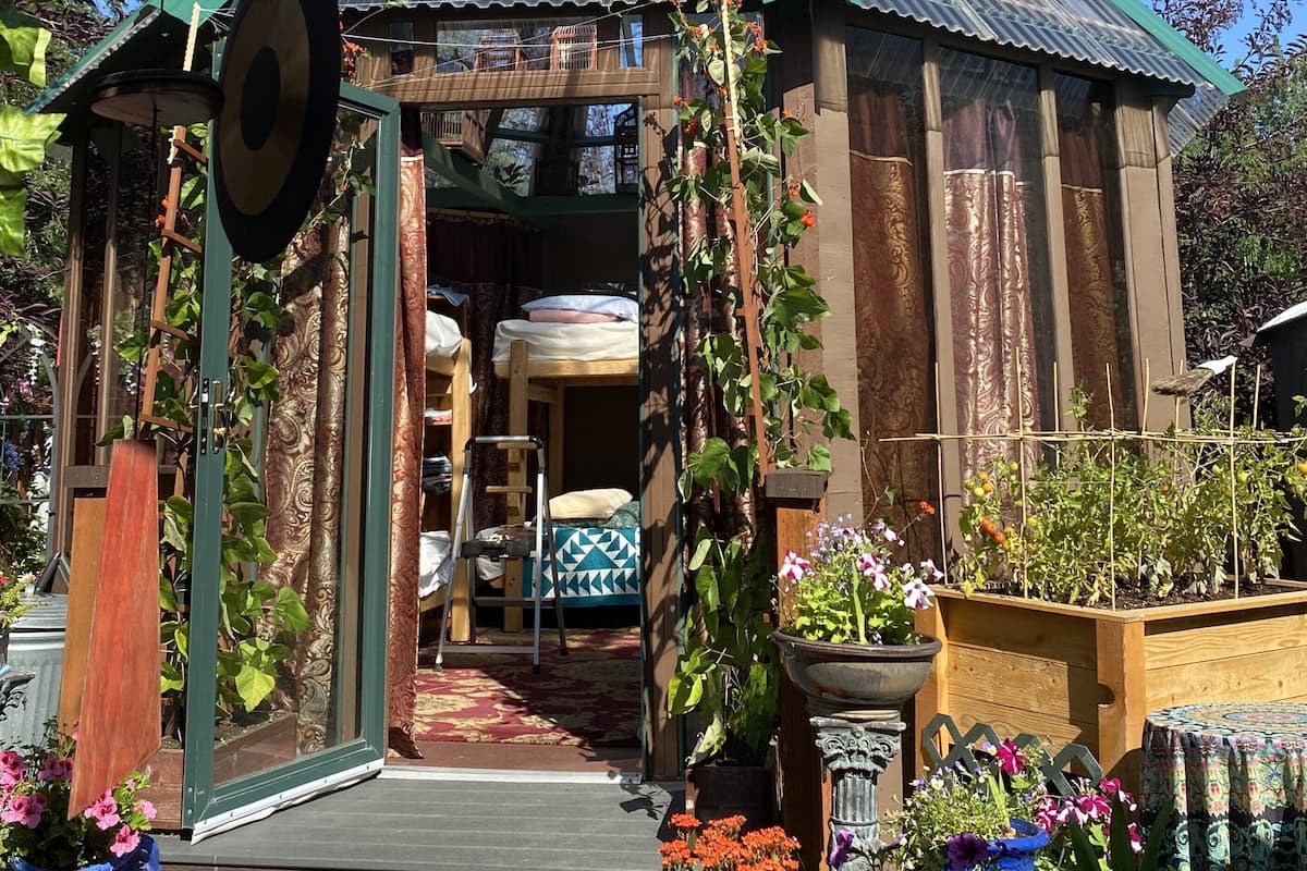 Gazebo - 6 Bed Shared Dorm, Co-ed, Shared Bath | Luxe beddengoed, gratis wifi, beddengoed