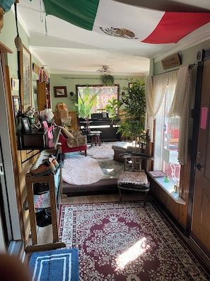 Interior entrance - Billie's Backpackers Hostel (Fairbanks)