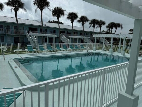 Outdoor pool, a heated pool - The Dancing Manta A13 (New Smyrna Beach)