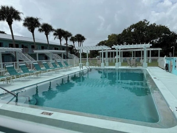 Outdoor pool, a heated pool