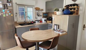 Fridge, microwave, oven, dishwasher