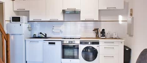 Fridge, microwave, oven, dishwasher