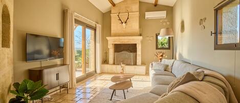 Fernseher, Stereoanlage