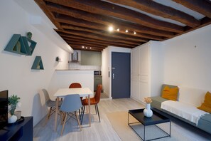 TV - Le refuge Bellifontain - Au cœur de la ville (Fontainebleau)