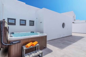 Villa (4 Bedrooms) | Exterieur