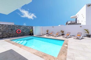 Villa (4 Bedrooms) | Exterior