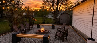 Game Room.Bar.Firepit.Renovated & Modern Retreat!