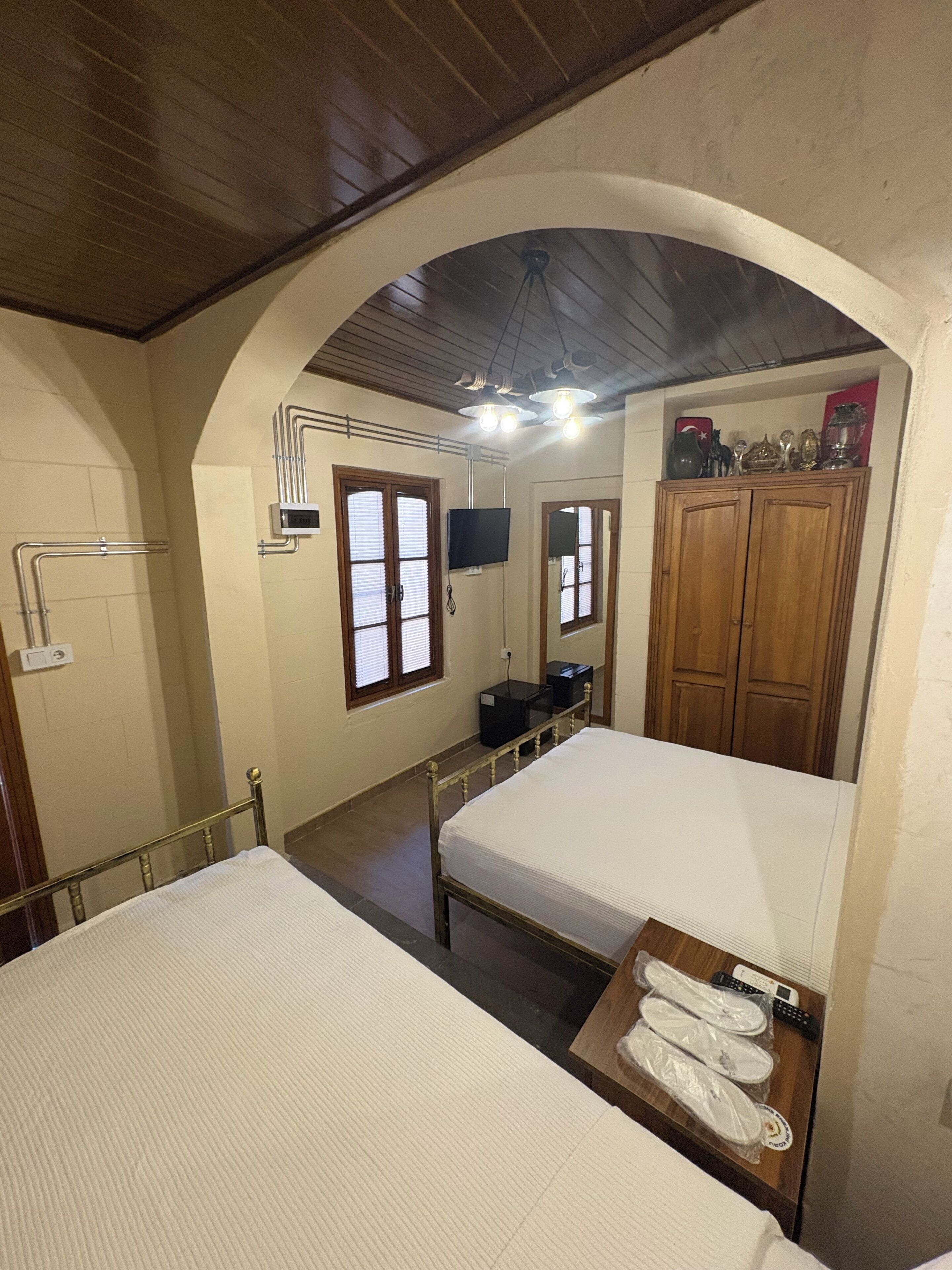 Habitació triple familiar | Escriptori, espai de treball apte per a portàtils i wifi gratuïta 