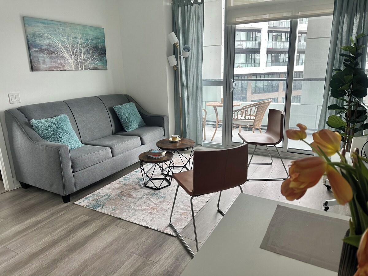 Modern 2-Bed Condo/2 Balconies With Park Views/ Family & Pet Friendly