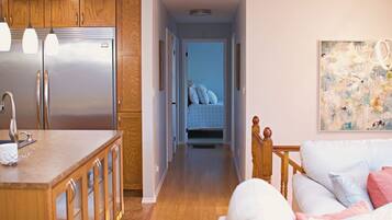 4 bedrooms, iron/ironing board, free WiFi, bed sheets