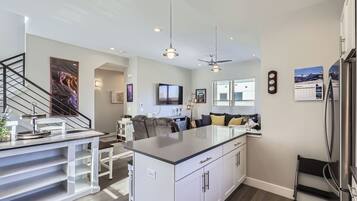 Smart TV, fireplace, DVD player, books