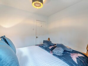 Unclassified image, 3 of 19, button - Warrington Mews-UK48821 (Thornton-le-Dale, near Pickering)