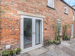 Exterior detail - Warrington Mews-UK48821 (Thornton-le-Dale, near Pickering)